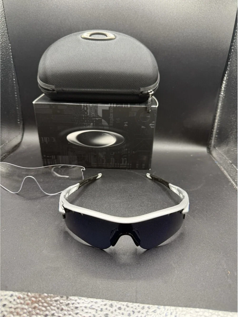 Oakley Radarlock Path Silver/Ice Iridium Lenses oo9181-03